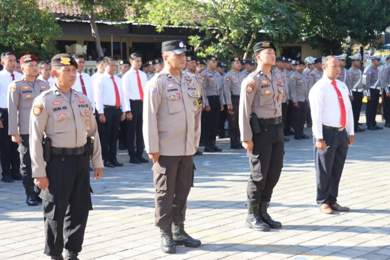 Foto Penerima Penghargaan Foto Penerima Penghargaan